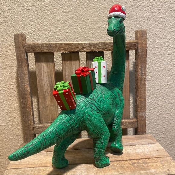 Christmas Dinosaur Figure, Large Resin Brachiosaurus With Christmas Presents - Picture 8 of 16
